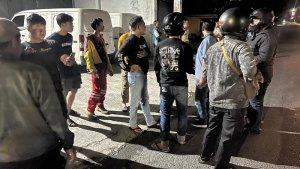 Warga-amankan-remaja-tawuran.jpg