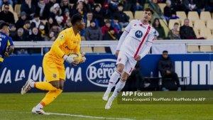 Zion-Suzuki-vs-Daniel-Maldini-di-Liga-Italia-Serie-A-antara-Parma-vs-AC-Monza.jpg