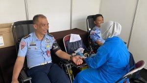 donor-darah-yang-dilangsungkan-para-alumni-AAU-2002.jpg