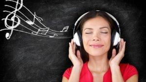 ilustrasi-mendengarkan-musik-favorit.jpg