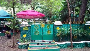 kebun-raya-bogor-makam_20170404_090452.jpg