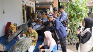 membatik-payung-pertamina.jpg