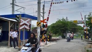 perlintasan-sebidang-kereta-api-JPL-254-Mbah-Ruwet-Desa-Pokak.jpg