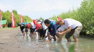 tanam-mangrove-astra-motor.jpg