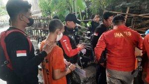tersangka-H-buang-barang-bukti.jpg