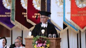 ugm-kukuhkan-prof-dr-rersoc-r-agus-sartono-mba-sebagai-guru-besar.jpg