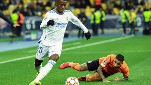 vinicius-junior-vs-dodo-di-liga-champions-antara-shakhtar-donetsk-vs-real-madrid.jpg
