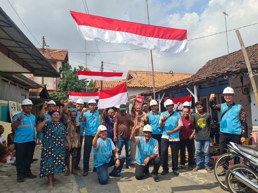 PLN Bagikan 1.000 Bendera Pada Warga Jateng-DIY dalam Rangka Peringatan Kemerdekaan RI