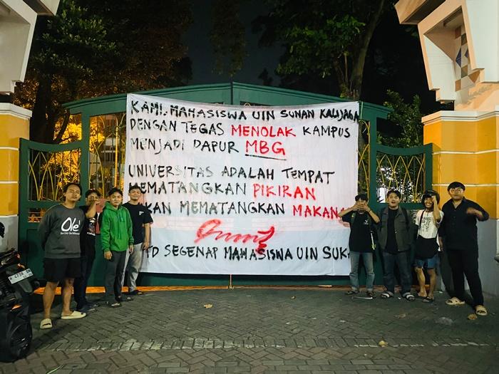 20260206-Dema-UIN-Suka-tolak-MBG-di-kampus.jpg