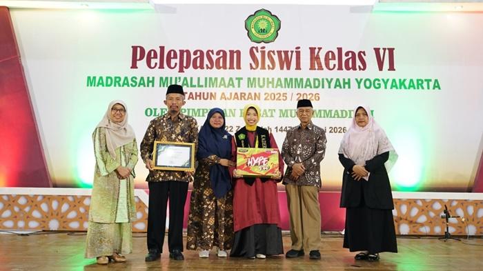 20261005-Pelepasan-angkatan-ke-100-Madrasah-Muallimat-Muhammadiyah-Jogja.jpg
