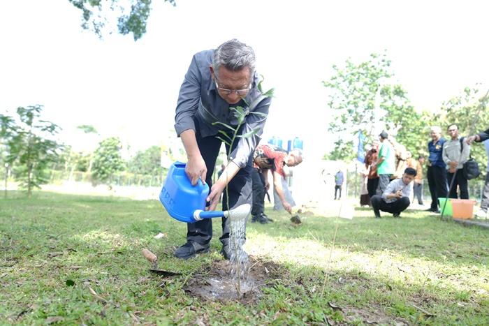 20262104-Penanaman-pohon-di-Kampus-Terpadu-UII.jpg