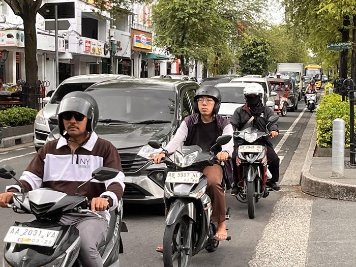20262805-Lalu-Lintas-Malioboro-padat.jpg