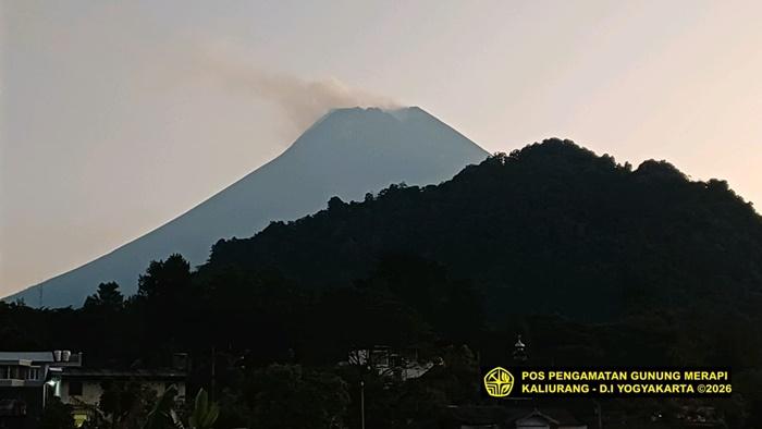 20263105-Aktivitas-Gunung-Merapi-pagi-ini.jpg