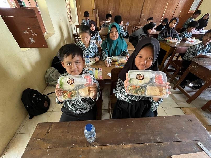 250-Siswa-PAUD-SD-di-Klaten-Dapat-Makan-Bergizi-Gratis.jpg