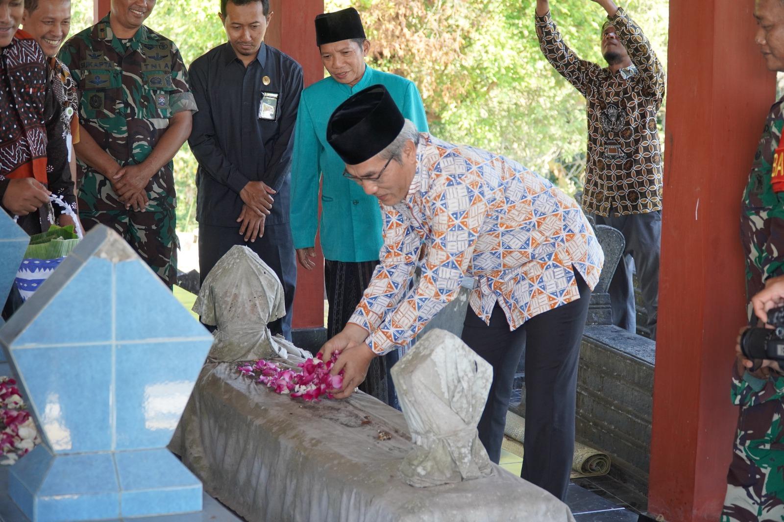 Jelang Hari Jadi ke-195 Kabupaten Bantul, Pemkab Bantul Ziarah ke Makam Bupati Terdahulu - Tribunjogja.com