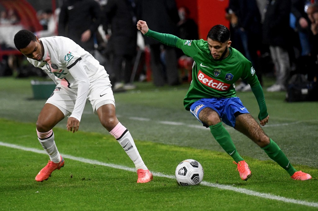 Abdou-Diallo-vs-Ibrahima-Diedhiou-di-Ligue-1-Prancis-antara-Feignies-Aulnoye-vs-PSG.jpg