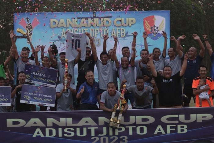 Agung-Drumband-FC-juarai-Danlanud-Adisutjipto-Cup-2023.jpg
