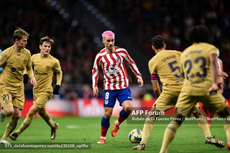 Antoine-Griezmann-vs-Frenkie-de-Jongdi-La-Liga-Spanyol-Atletico-Madrid-vs-Barcelona.jpg