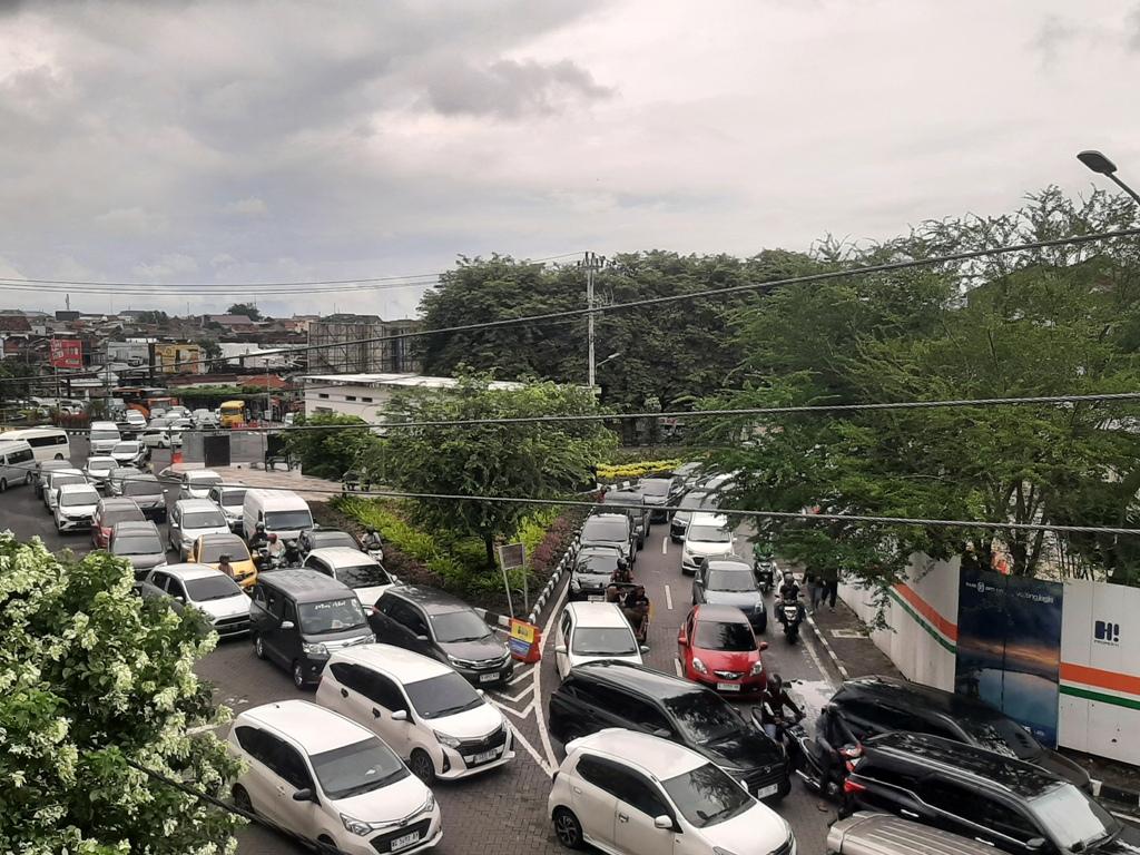 BREAKING-NEWS-Kawasan-Malioboro-Macet-Parah-di-Hari-ke-3-Long-Weekend-Januari-2025.jpg