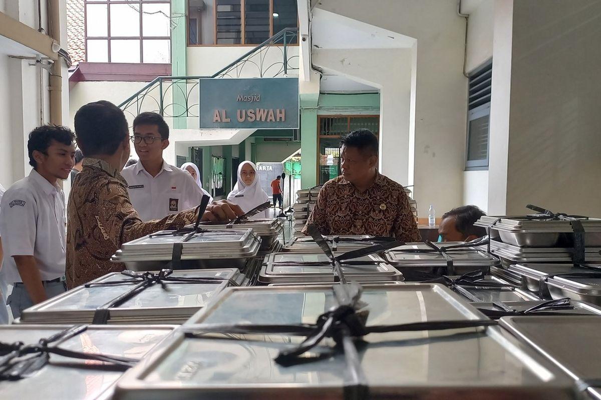 BREAKING-NEWS-Ratusan-Siswa-SMA-Negeri-1-Yogyakarta-Alami-Gejala-Keracunan-Setelah-Makan-Menu-MBG.jpg