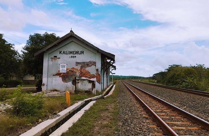 Bangunan-Stasiun-Kalimenur-di-Kalurahan-Sukoreno-Kulon-Progo.jpg