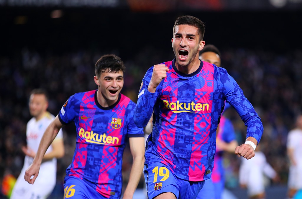 Barcelona-1-1-Napoli-Xavi-Kami-Seharusnya-Pantas-Menang.jpg