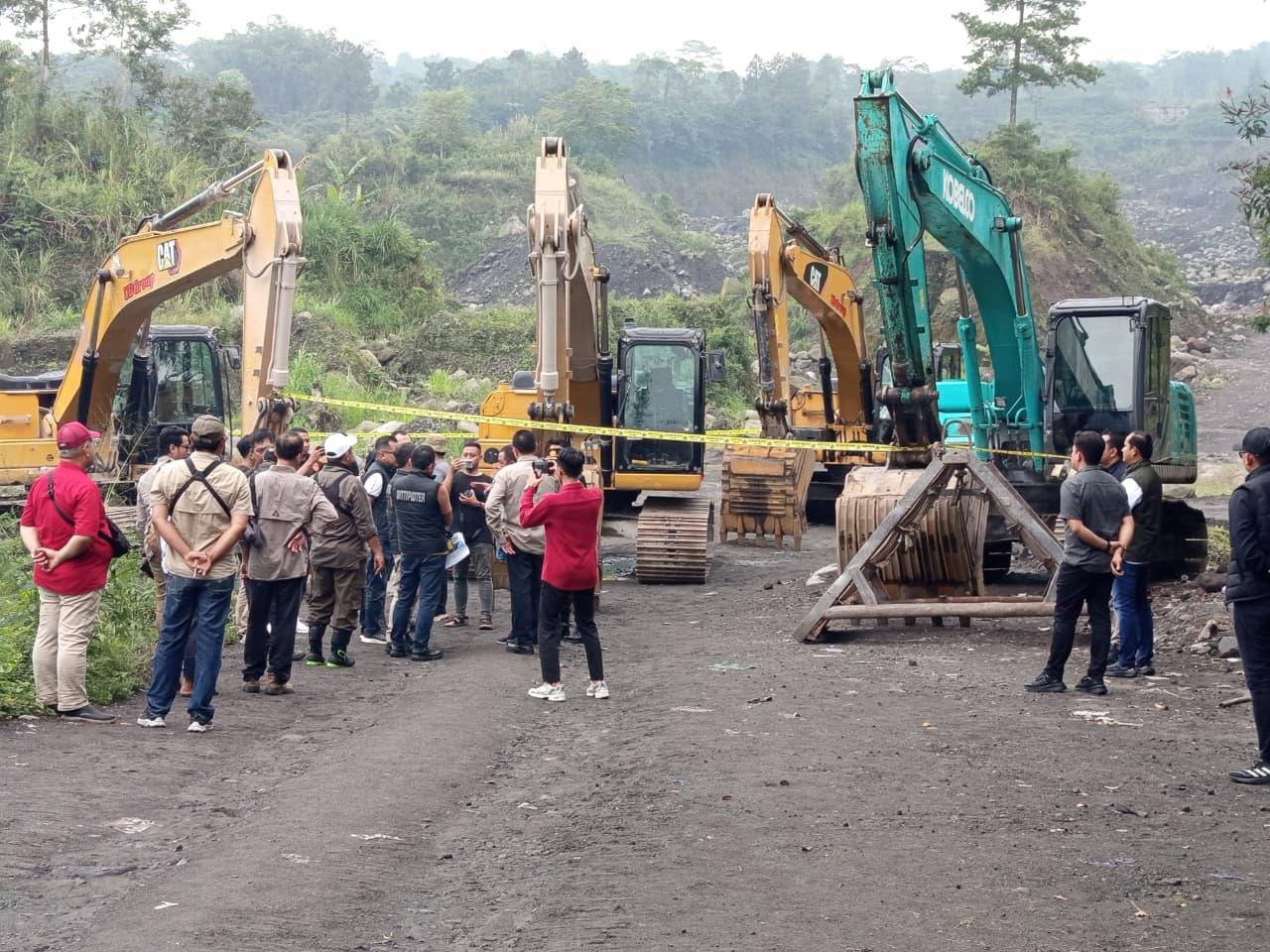 Bareskrim-Polri-Usut-36-Titik-Tambang-Pasir-Ilegal-di-Lereng-Merapi_2.jpg
