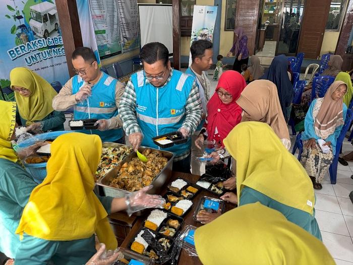 Berikan-Bantuan-Makanan-Bergizi-PLN-Sukseskan-Program-Pemerintah-Berantas-Stunting.jpg