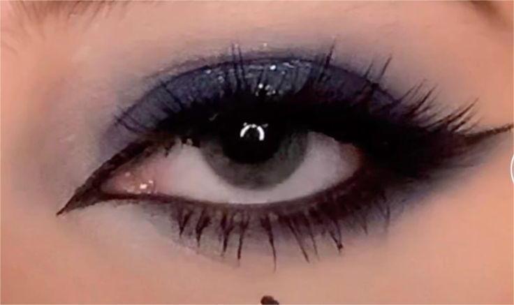 BoldDark-Eye-Make-Up.jpg