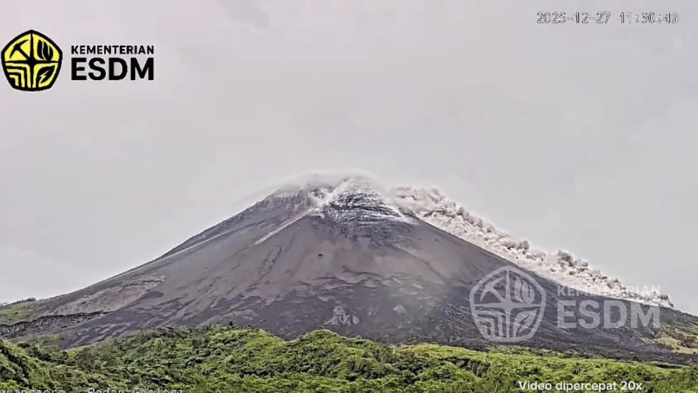 Breaking-News-Dalam-10-Menit-Gunung-Merapi-Luncurkan-Awan-Panas-Dua-Kali-Sejauh-2-Kilometer.jpg