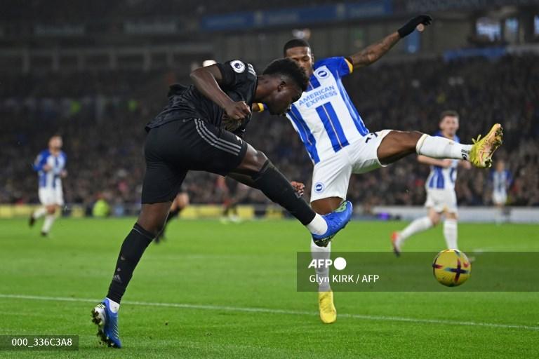 Bukayo-Saka-vs-Pervis-Estupinan-di-Liga-Inggris-antara-Brighton-vs-Arsenal-di-Stadion-AMEX.jpg