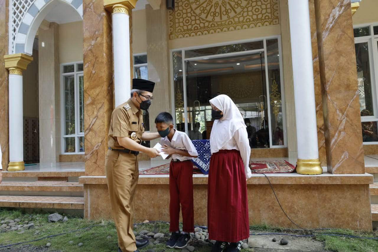 Ini Alasan Bupati Abdul Halim Dukung Pengajian dan Pentasarufan Zakat Infak di Tirtomulyo