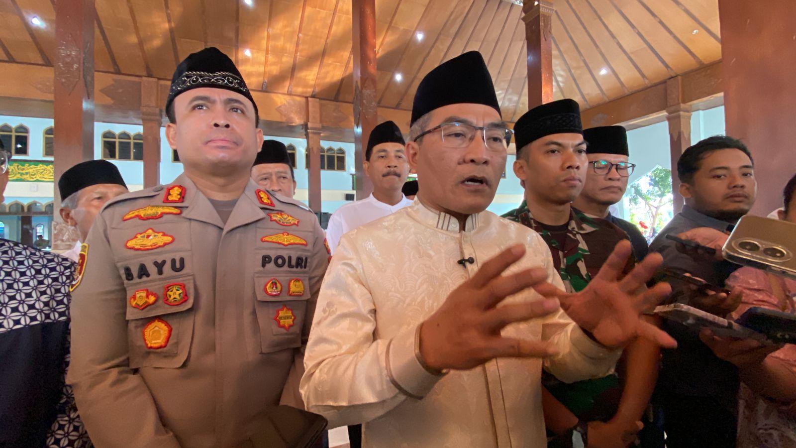 Bupati-Bantul-Abdul-Halim-Muslih-tanggapi-kejadian-GMS-Bantul-di-Masjid-Agung-Manunggal-Bantul.jpg