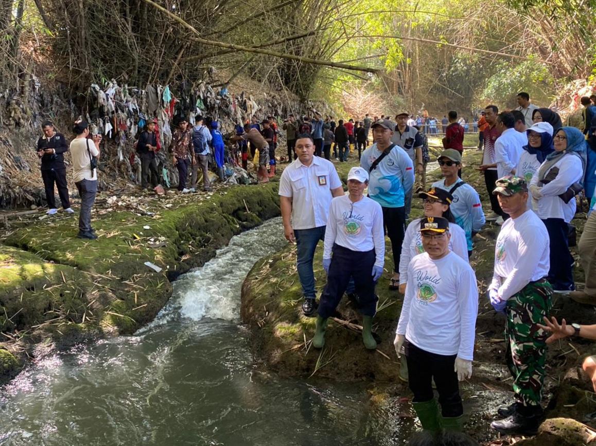 Bupati-Bantul-Pimpin-Aksi-Bersih-bersih-Sungai-Code.jpg