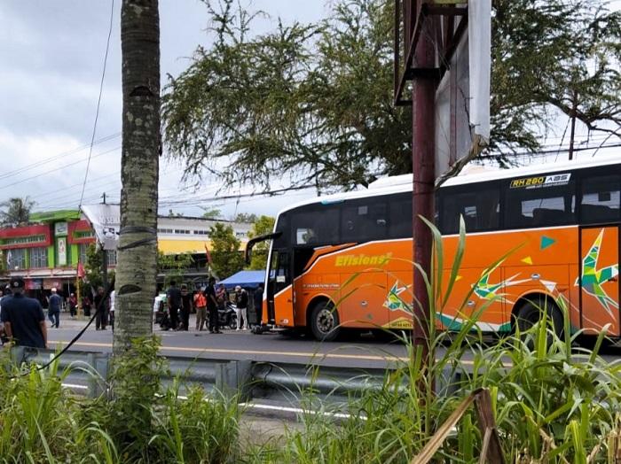 Bus-AKAP-Seruduk-Pemotor-di-Sentolo-Kulon-Progo-Pengendara-Luka-luka.jpg