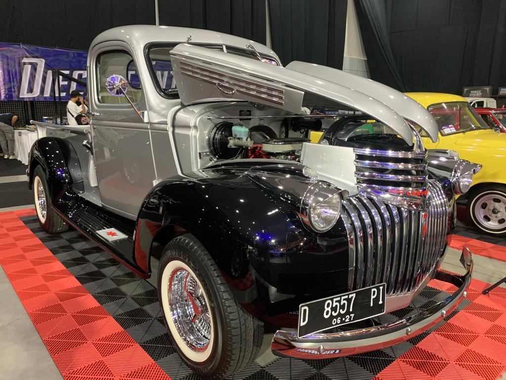 Chevrolet-Truk-Jambrong-1946-Menolak-Tua.jpg