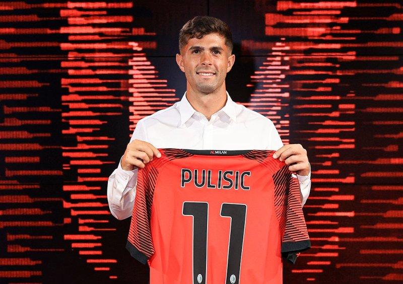 Christian-Pulisic-mengenakan-jersey-nomor-11-saat-bergabung-dengan-AC-Milan.jpg