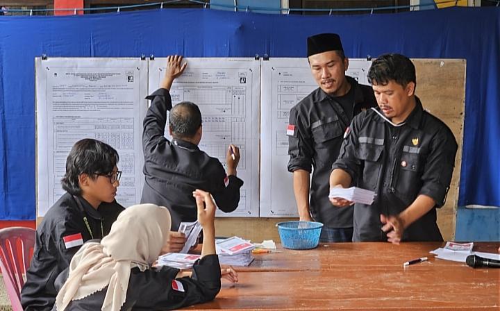 Coblosan-Ulang-di-TPS-15-Magelang-Pasangan-Prabowo-Gibran-Semakin-Unggul.jpg