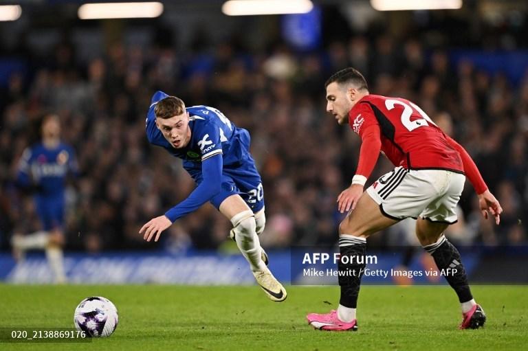 Cole-Palmer-vs-Diogo-Dalot-di-Liga-Inggris-antara-Chelsea-vs-Manchester-United-di-Stamford-Bridge.jpg