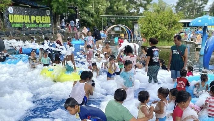 Dalam-Sehari-76-Ribu-Wisatawan-Serbu-Objek-Wisata-Klaten-Umbul-Pelem-dan-Candi-Prambanan-Favorit.jpg