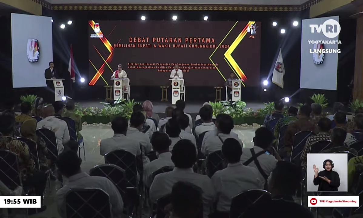 Debat-Putaran-Pertama-Pilkada-Gunungkidul-2024-Ini-Kata-Paslon-Soal-Kemiskinan-Ekstrem.jpg