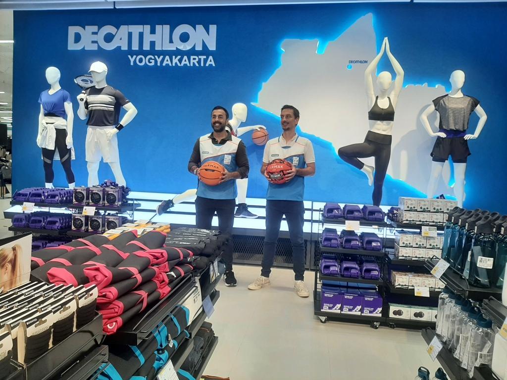 Decathlon-Buka-di-Yogyakarta-Ada-Tenda-Camping-Pasang-Hanya-Dua-Detik.jpg
