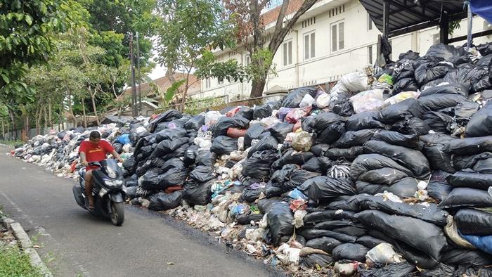 Depo-Sampah-di-Kotabaru-Jogja.jpg