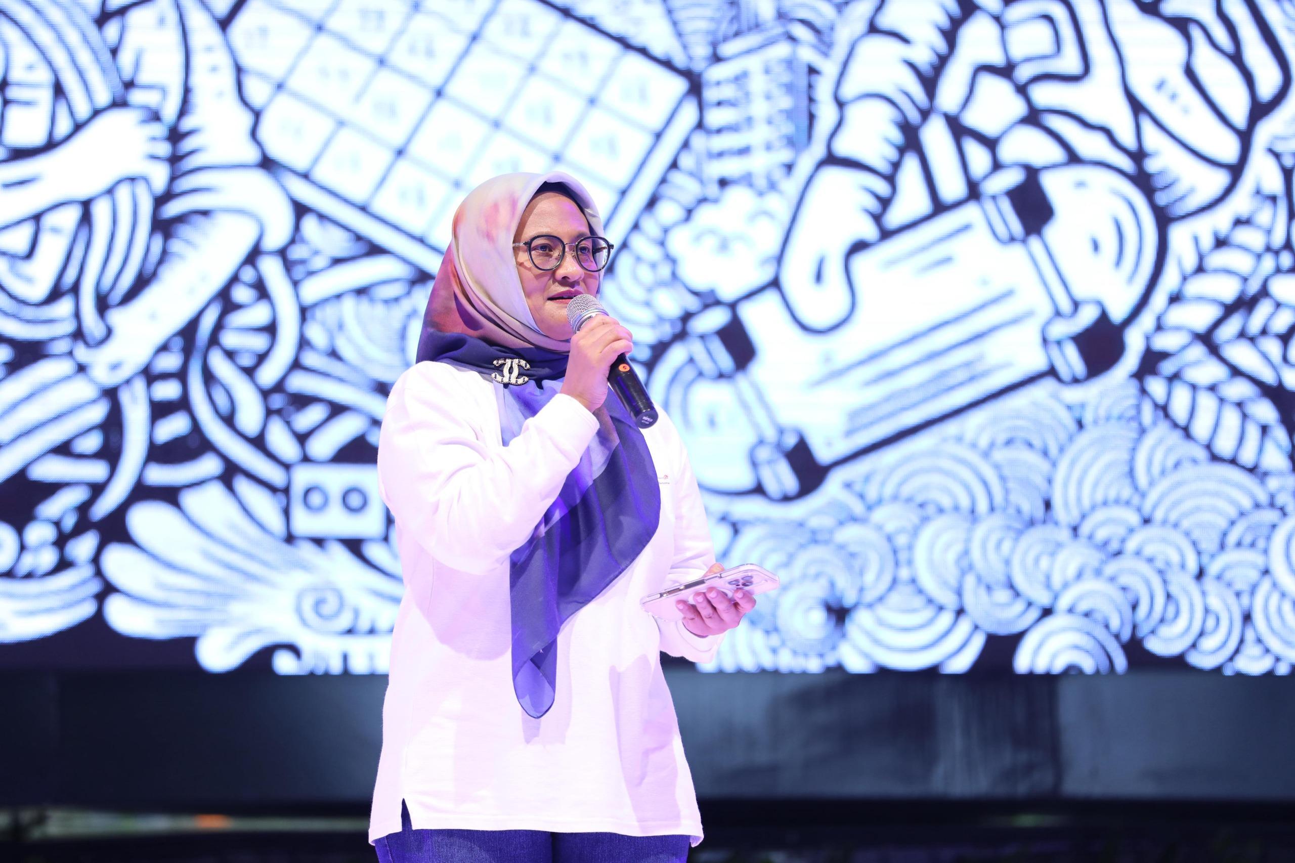 Direktur-Utama-Telkom-Dian-Siswarini.jpg