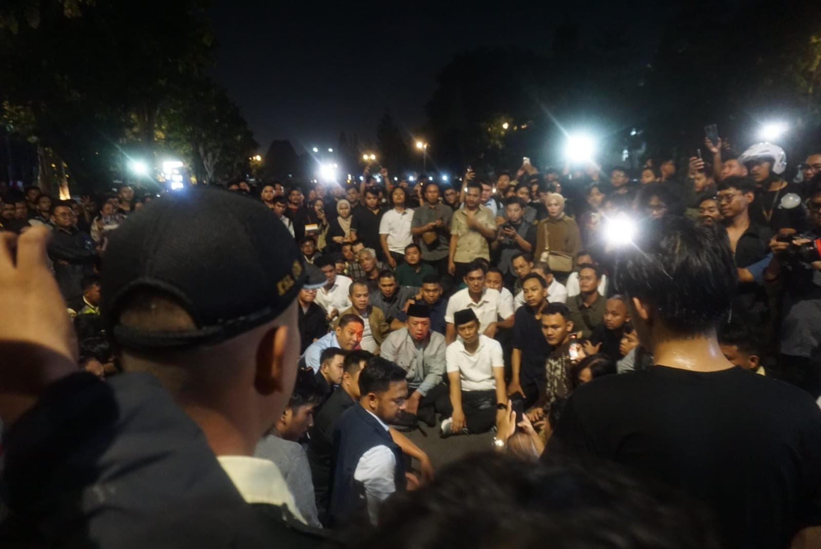 Diskusi-yang-Dihadiri-Nusron-Sudaryono-dan-Budiman-di-GIK-UGM-Digeruduk-Mahasiswa.jpg