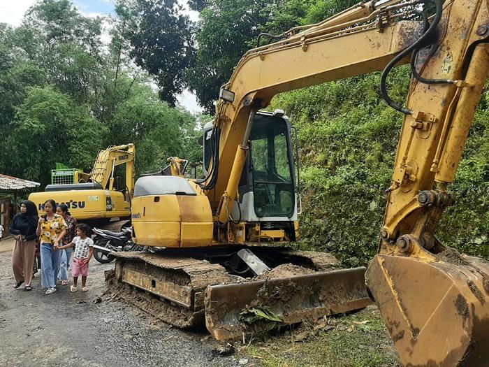 Longsor di Padukuhan Blembem Gunungkidul Mengarah ke Barat, Ini Skema Penggunaan Ekskavator Basarnas