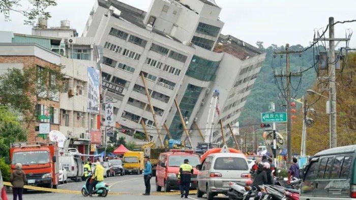Foto-Dampak-Gempa-Taiwan-Gedung-gedung-Bertingkat-Ambruk.jpg