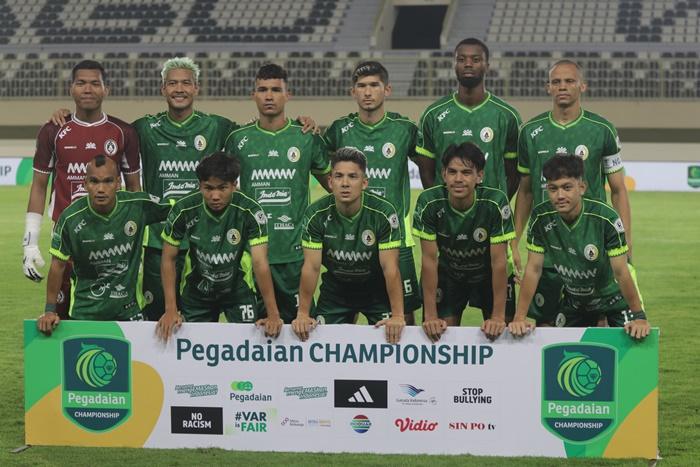 Foto-bersama-pemain-PSS-Sleman-dok.jpg