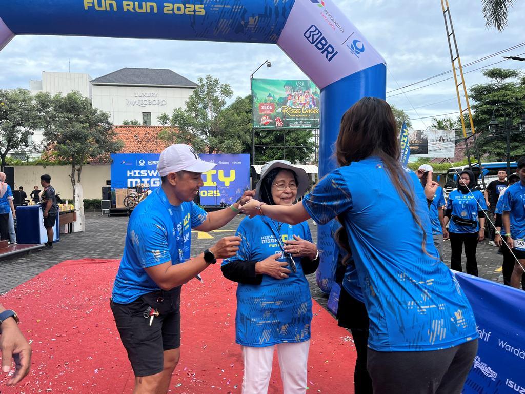 Fun-Run-Hiswana-Migas-DIY-2025-Diikuti-Ratusan-Runners-Bu-Surti-jadi-Peserta-Tertua.jpg
