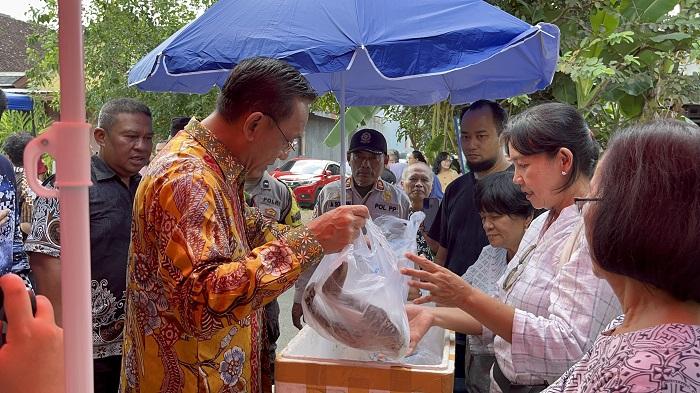 GKJ-Kotagede-Gelar-Pasar-Murah-dan-Bazar-UMKM-di-Tengah-Kenaikan-Harga-Bahan-Pokok.jpg